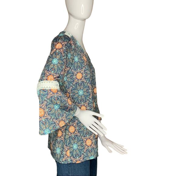 NEW DIRECTIONS Women Top Size M moroccan print bell sleeves - Picture 6 of 9